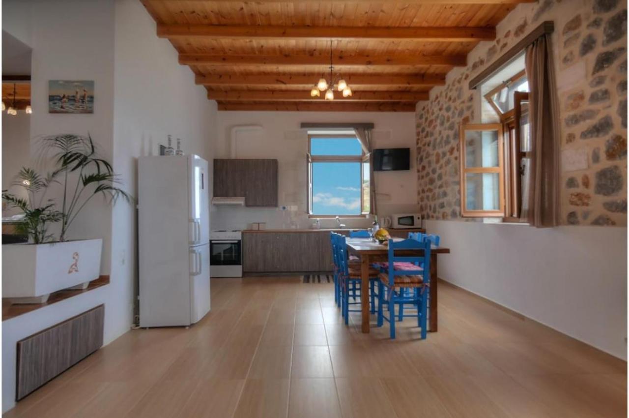Stone Villa I In Petres Petres  Екстер'єр фото